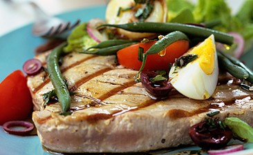 getty_rm_photo_of_tuna_steak_with_vegetables_ALT