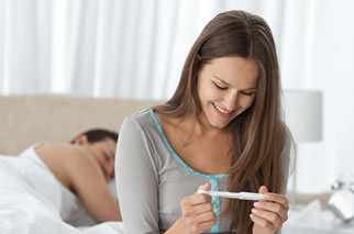 home_getting_pregnant_girl_with_test